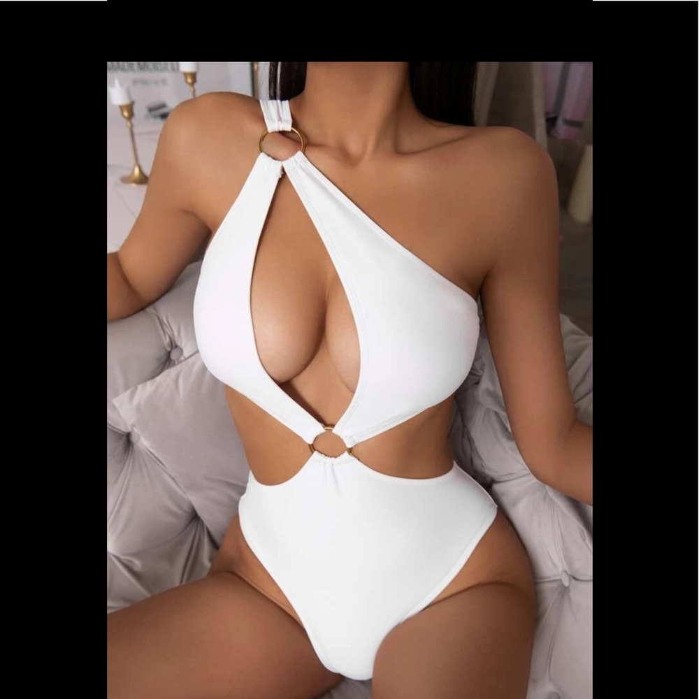 NWOT One Shoulder One Piece Swimsuit